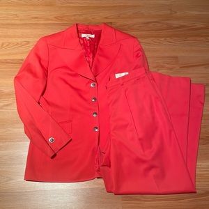 Coral ESCADA Pant Suit with Silver Buttons 🪸